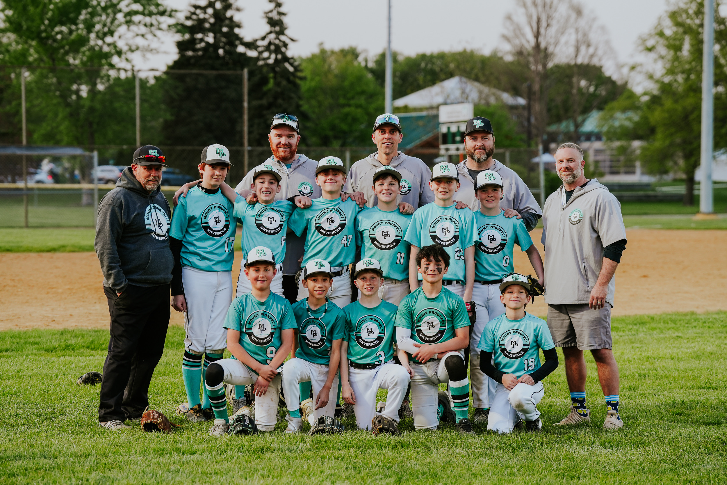 Mavericks team portrait on the field