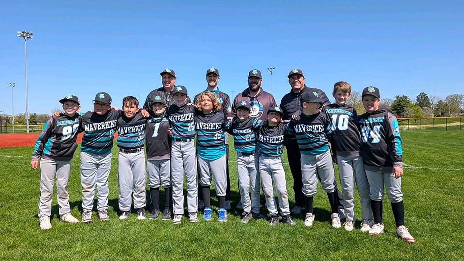 2025 Mavericks team in jerseys